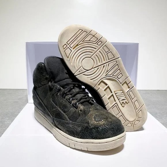 nike air python black gold
